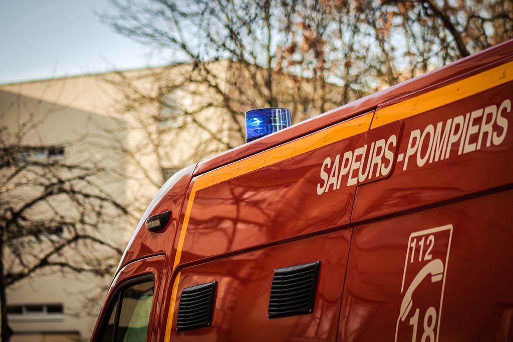 Nice : Trois mois de prison pour avoir agressé des pompiers venus lui porter secours, l'homme écroué