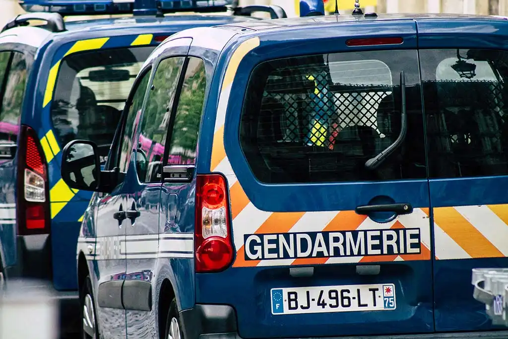 Paris : Un trafic de drogue démantelé, 15 personnes mises en examen dont un policier du Val-de-Marne