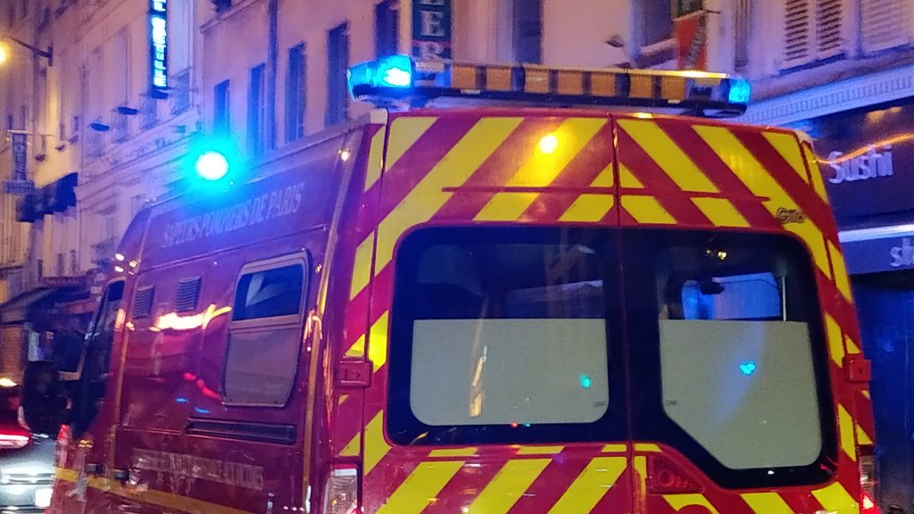 Évreux : Un fourgon de police percuté par un automobiliste, 3 policiers blessés dont l'un sérieusement
