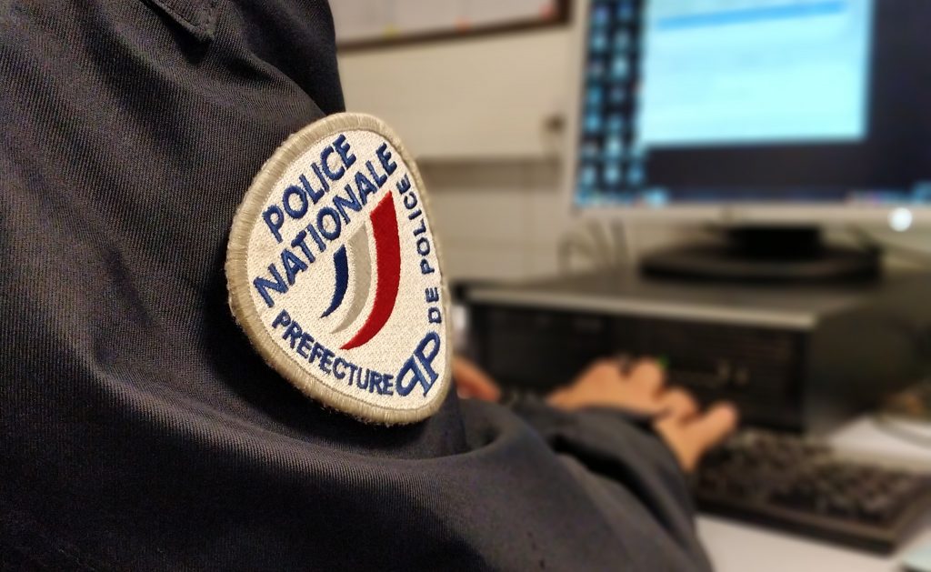 Paris : Un commissaire de police fraîchement retraité en garde à vue pour avoir filmé sous les jupes