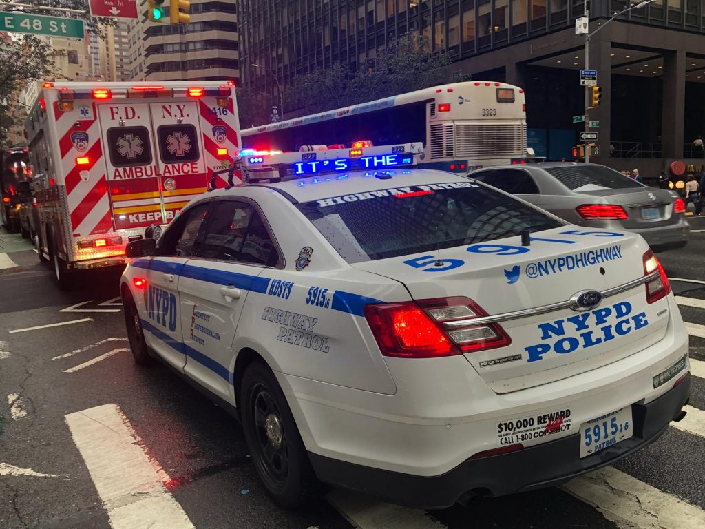 Au moins 4 morts et 3 blessés dans une fusillade à New York