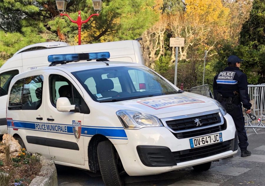 Carcassonne : Les policiers municipaux tirent sur un chauffard qui leur fonce dessus.