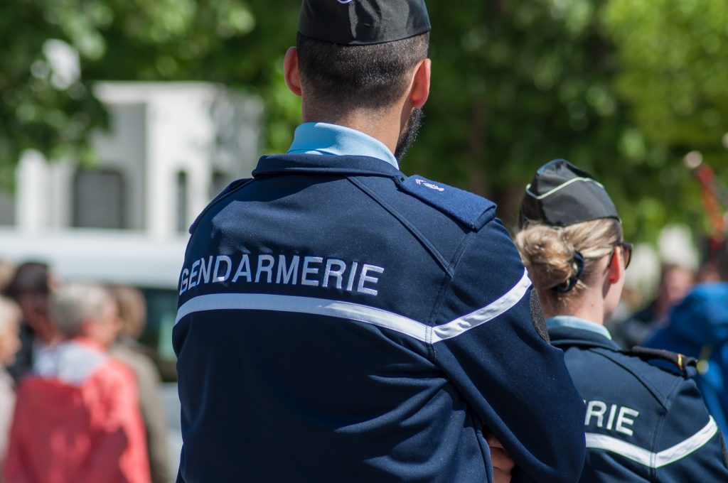 Ille-et-Vilaine : Après avoir agressé une femme âgée, il appelle les gendarmes car il s'est perdu