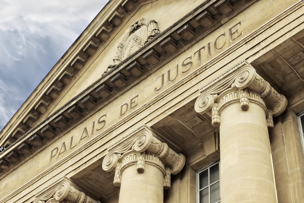 Guingamp : Un homme condamné pour avoir volé de l’argent à sa compagne tout juste décédée