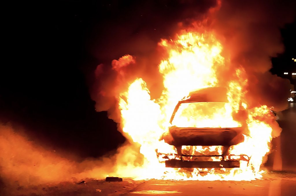 Saint-Étienne : Il se brûle gravement le visage en incendiant la voiture de sa femme