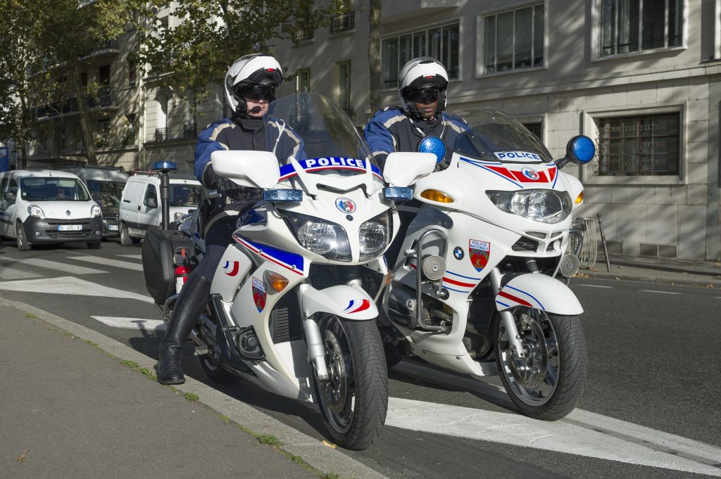 Châteauroux : 2 motards de la police percutés et blessés par un chauffard lors d'un contrôle