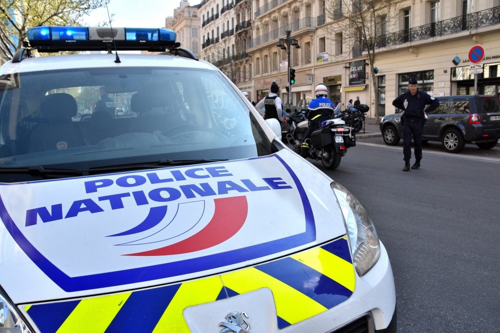 Dijon : Un policier fauché par un conducteur qui a voulu s’enfuir d’un contrôle routier