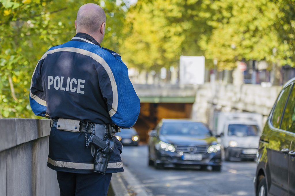 Strasbourg : A 12 ans au volant, il cause un accident puis grille 2 feux rouges devant les policiers