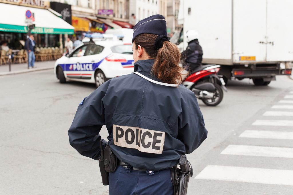 Angers : Hors service et avec sa famille, une policière menacée de mort après avoir été reconnue