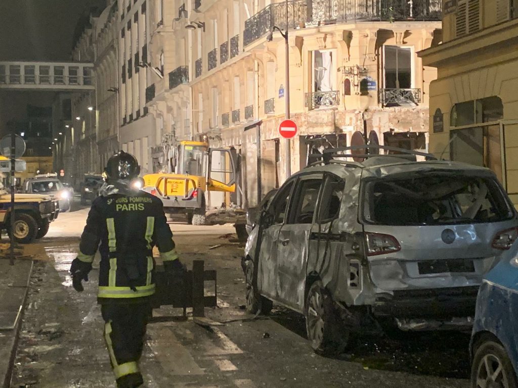 Explosion rue de Trévise à Paris : une femme est toujours portée disparue.