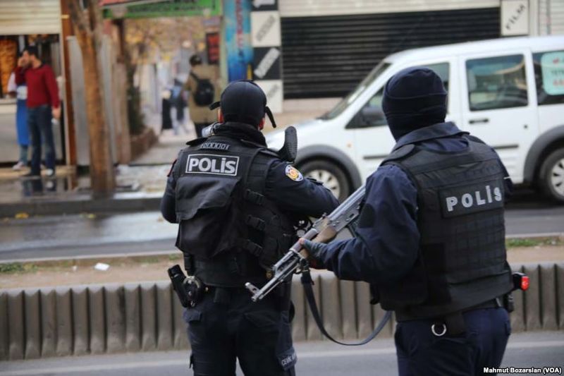 Turquie : 2 Françaises soupçonnées d'être liées à l'EI et recherchées par Interpol ont été arrêtées.
