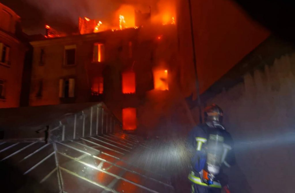 Grave incendie dans un immeuble à Toulouse : 20 blessés dont l'un grièvement.