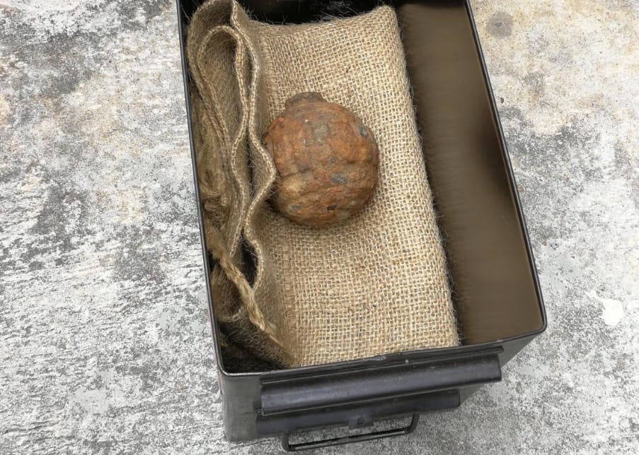 Hong-Kong : Une grenade découverte dans des pommes de terre françaises.