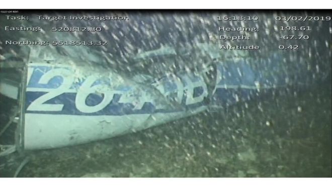 Disparition d'Emiliano Sala : Un corps a été repéré dans l'épave de l'avion.