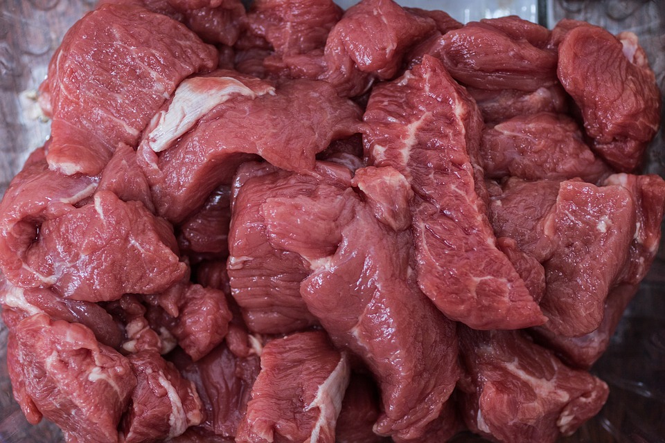 Près de 800 kg de viande avariée découverts en France dans 9 entreprises.