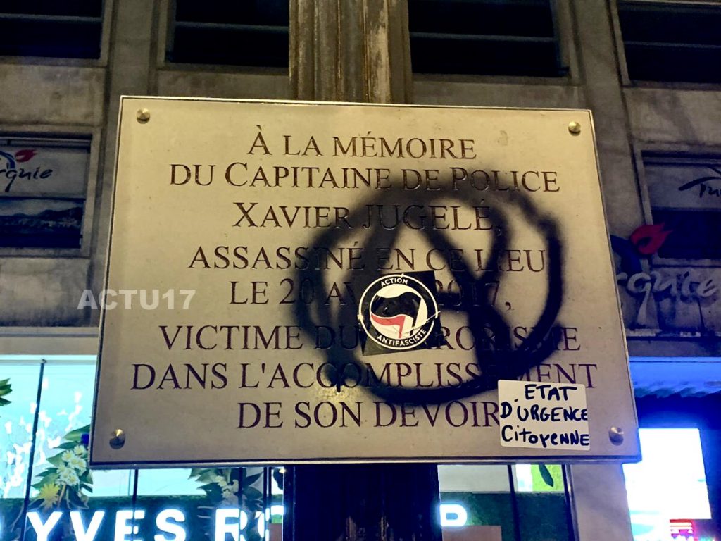 Gilets jaunes à Paris : La plaque en hommage à Xavier Jugelé taguée durant l'acte 18