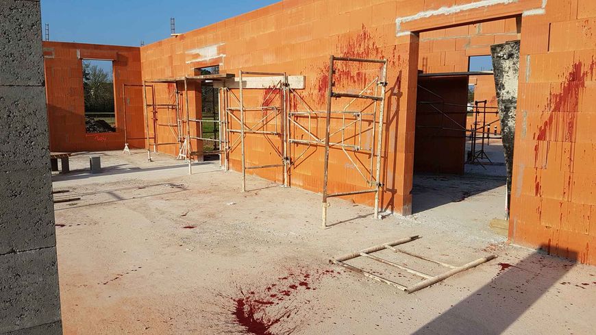 Dordogne : Une tête de cochon déposée et du sang projeté sur le chantier d’une mosquée