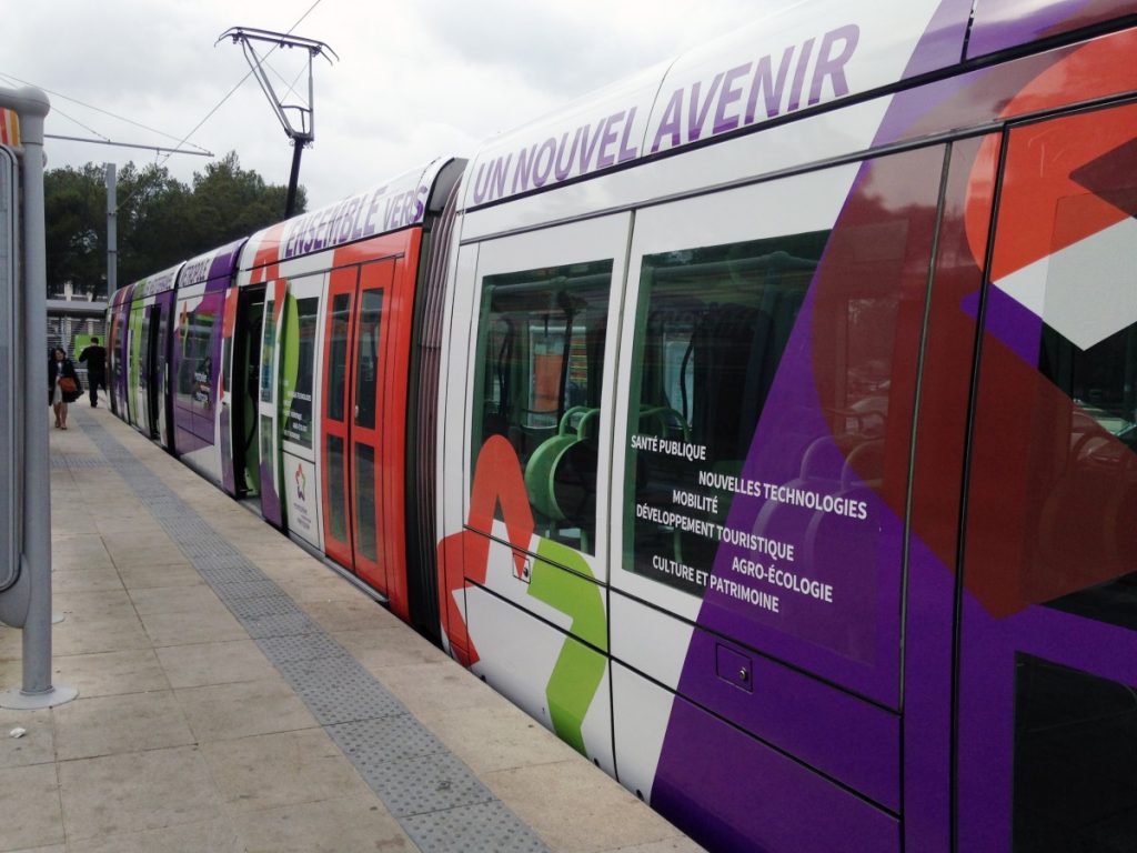 Montpellier : Un tramway entre en collision avec une ambulance transportant un détenu, 4 blessés
