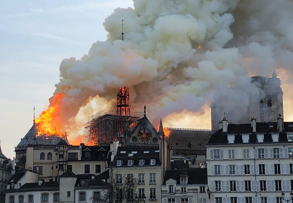 Un incendie s'est déclaré à la cathédrale Notre-Dame de Paris