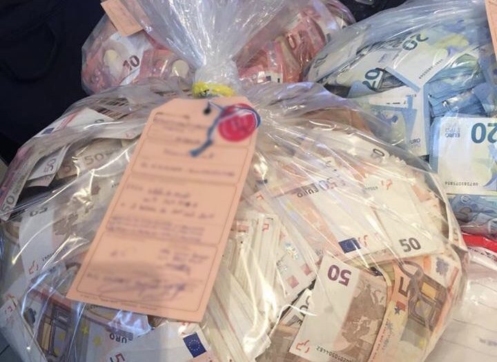 Rhône : La police saisit 9 kg de drogue, 41 000 € en espèces et 35 000 € en faux billets