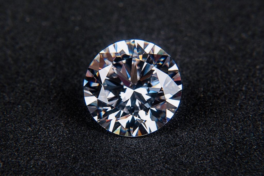 Paris : Un diamant estimé à 45 millions d’euros volé grâce à une habile manipulation