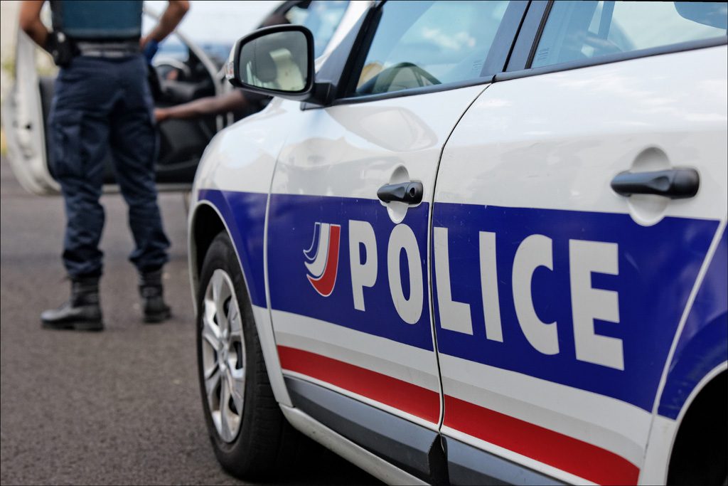 Isère : Le fuyard percute une voiture de police lors d’une course-poursuite