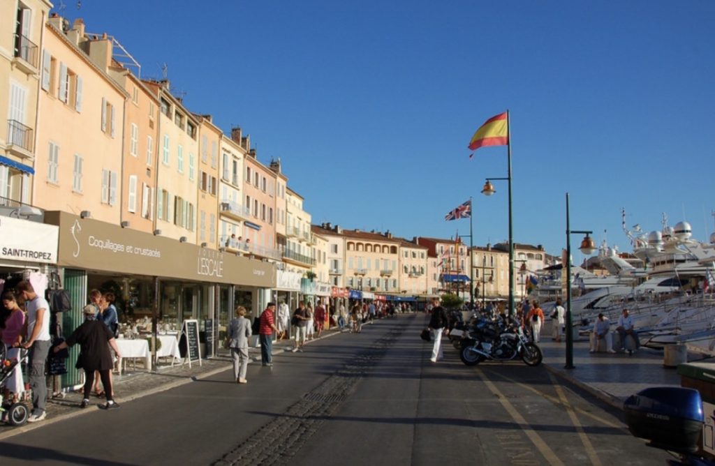 Saint-Tropez : Un agent de change résiste à son braqueur et le fait fuir