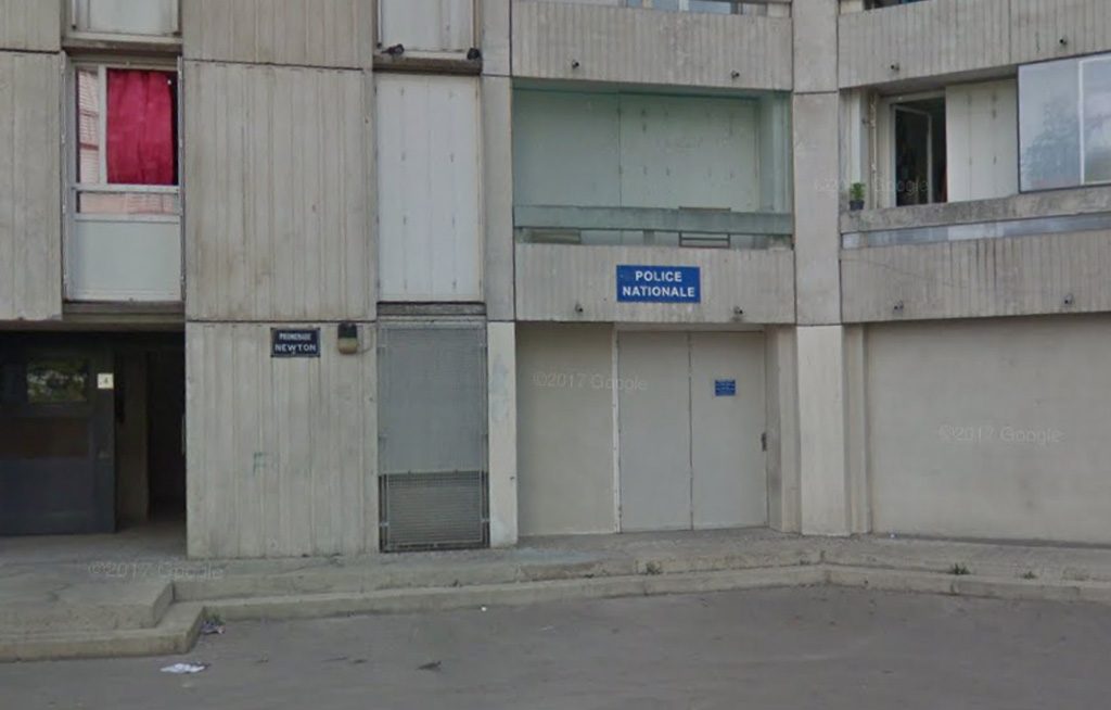 Nîmes : Un poste de police ravagé par un incendie criminel en pleine nuit