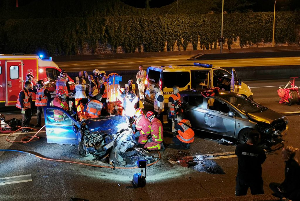 Paris : Il prend le périphérique à contre-sens pour fuir la police et percute une voiture, 7 blessés dont 2 graves