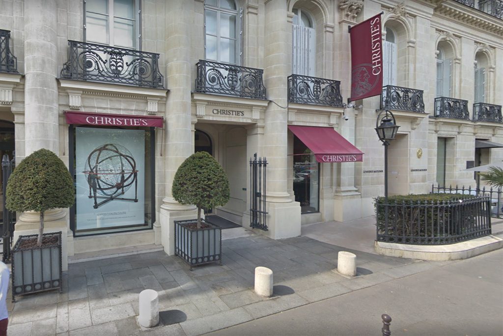 Paris : Un masque d'une valeur de 300 000 euros dérobé dans une galerie d'art