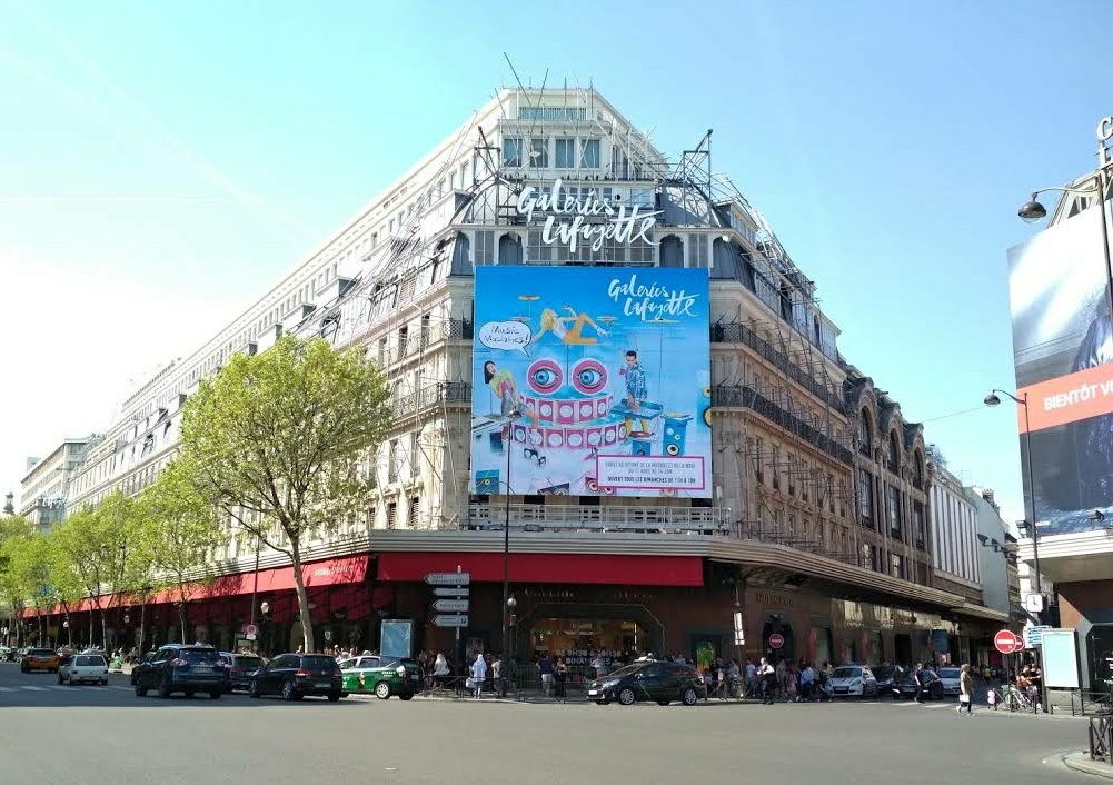 Vol à main armée aux Galeries Lafayette à Paris : les malfaiteurs en fuite