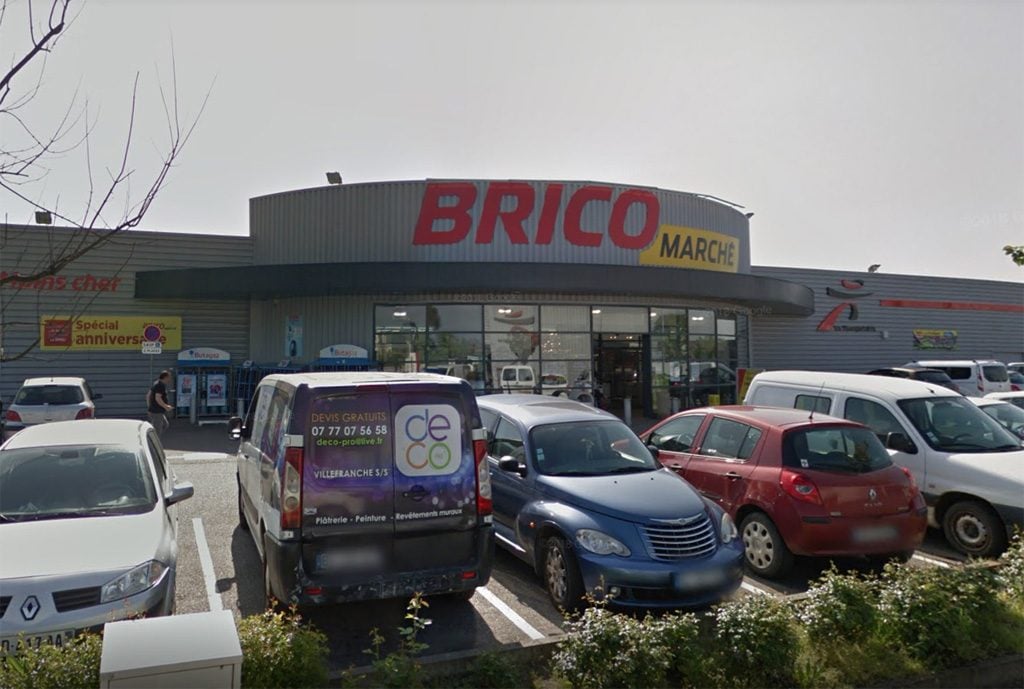 Rhône : Coups de feu sur le parking d'un magasin à Belleville, une cliente blessée par une balle perdue