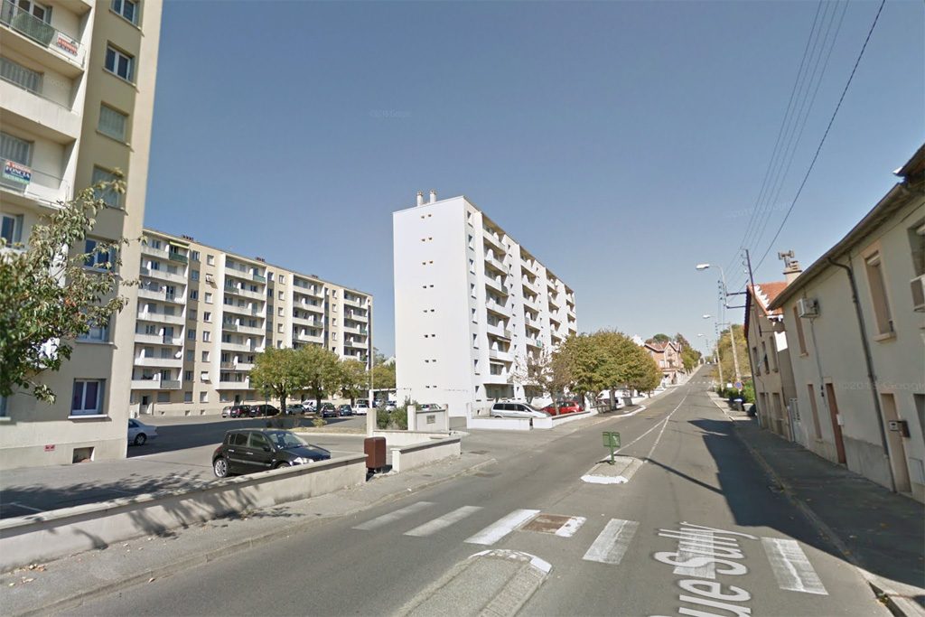 Drôme : Un homme tué à coups de couteau en pleine rue sous les yeux de son fils de 15 ans