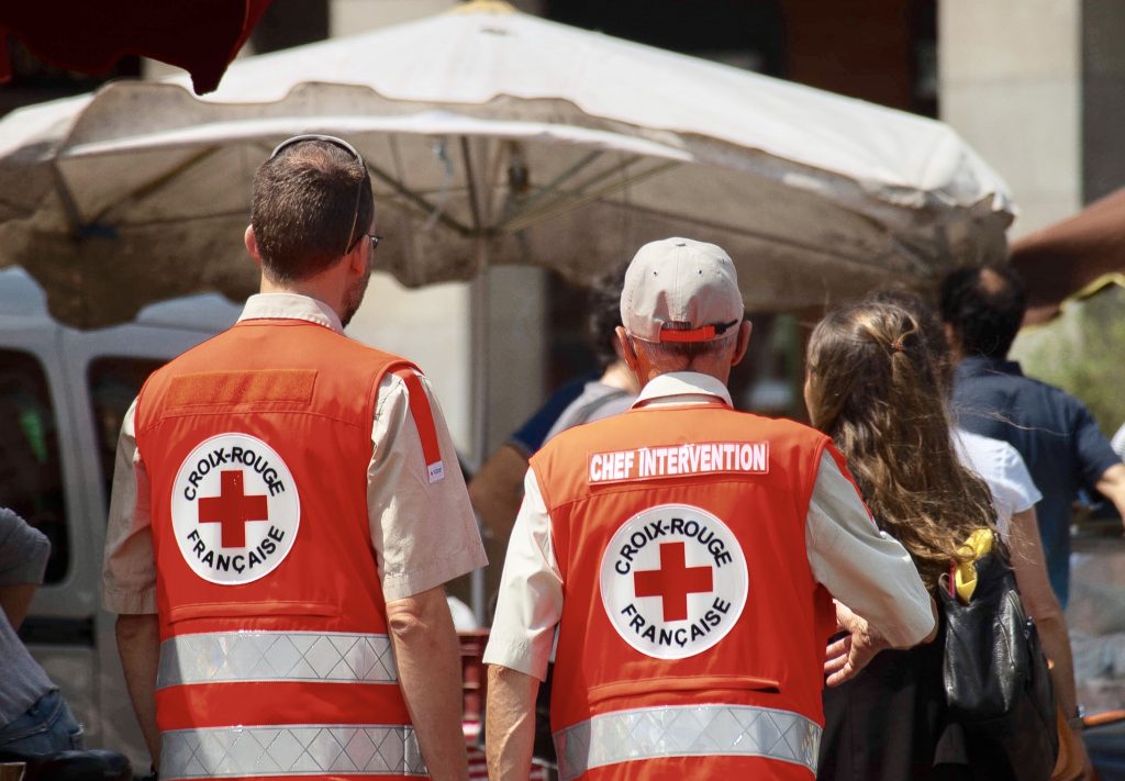 Hauts-de-Seine : 7 plaintes pour agressions sexuelles et harcèlement contre un chef d'équipe de la Croix Rouge