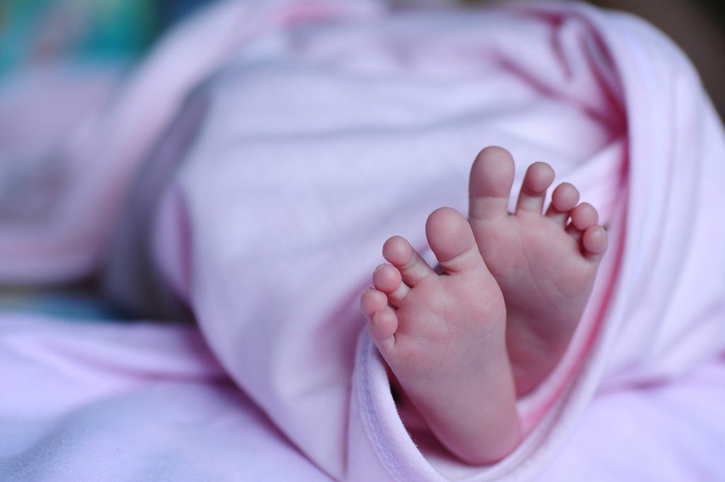Coronavirus : Un bébé de 6 semaines meurt du Covid-19 aux États-Unis