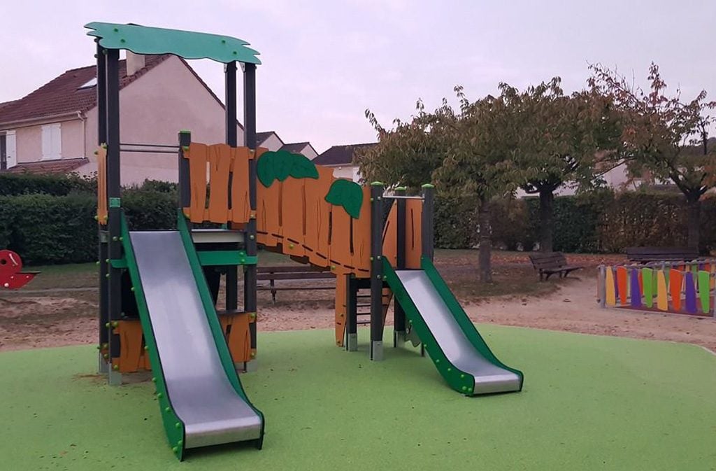 Essonne : Des bombes d'acide installées dans un parc pour enfants, 2 adolescents mis en examen