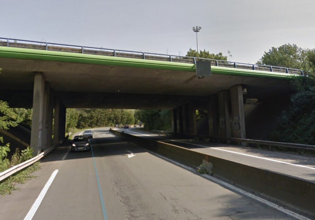Pas-de-Calais : Un automobiliste en panne fait une chute de 6 mètres depuis un pont sur l’A21