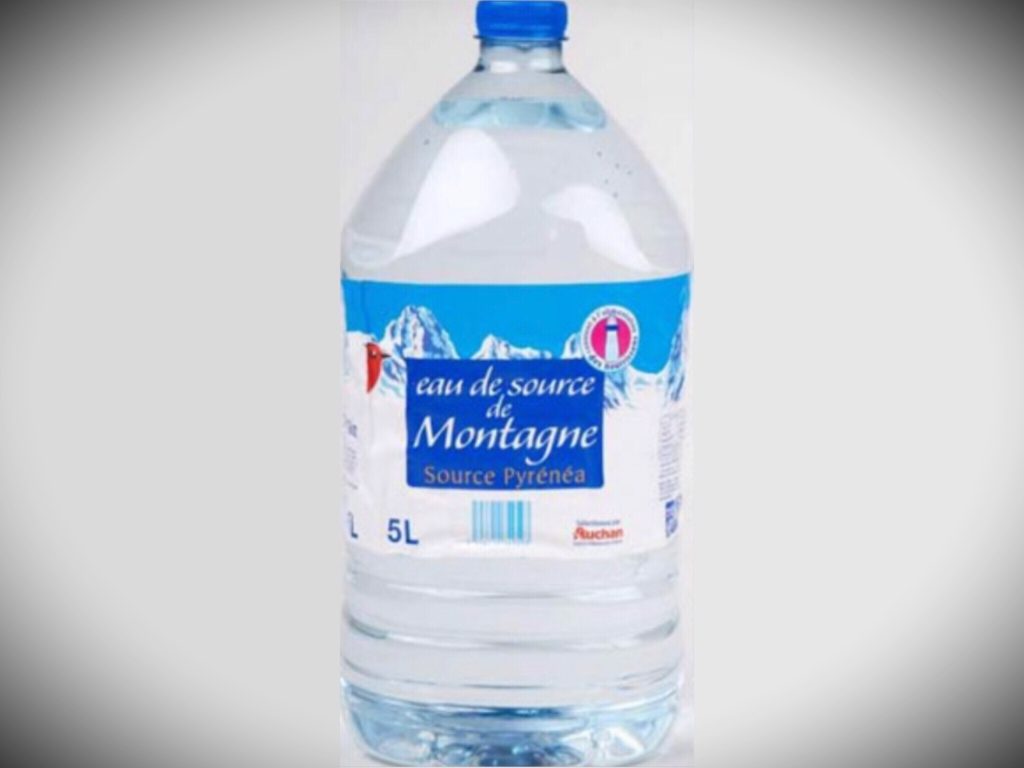 Rappel de produit : Ne buvez pas cette eau minérale, elle pourrait contenir du détergent