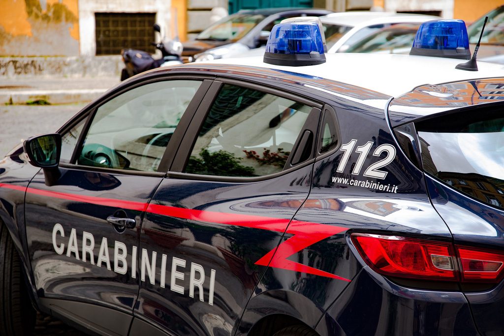 Italie : Une préfète, cheffe de la police locale, filmée en train de recevoir un pot-de-vin et suspendue