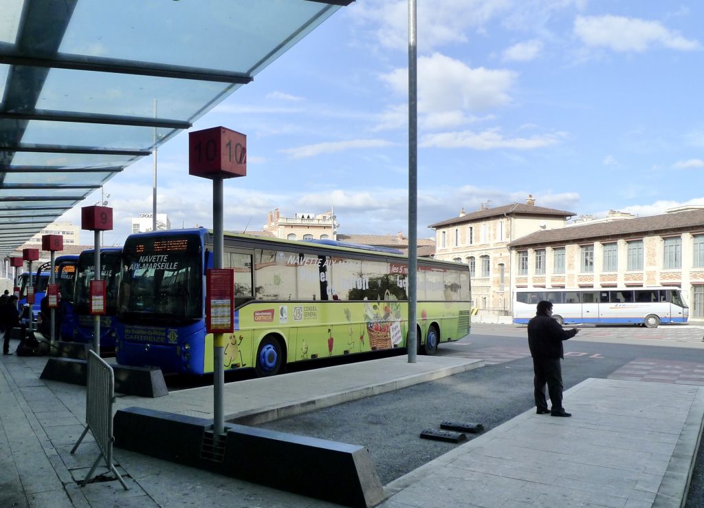 Marseille : Un chauffeur de car agressé à coups de marteau brise-vitre, des bus et tramway à l’arrêt aujourd’hui