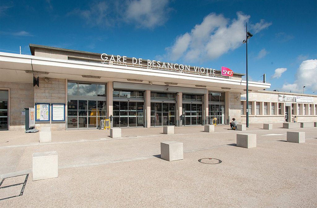 Besançon : Un agent SNCF roué de coups par plusieurs individus alors qu'il venait en aide à une femme