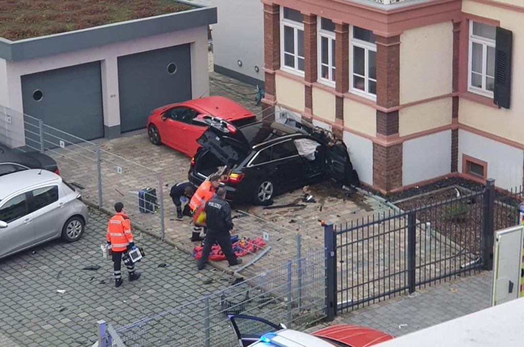 Allemagne : Il percute sa femme avec sa voiture et l'achève à coups de hache en pleine rue