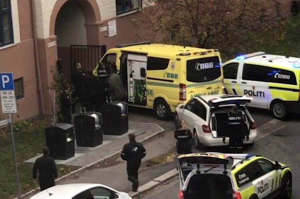Oslo : Un homme armé a volé une ambulance et a foncé sur des piétons, plusieurs blessés