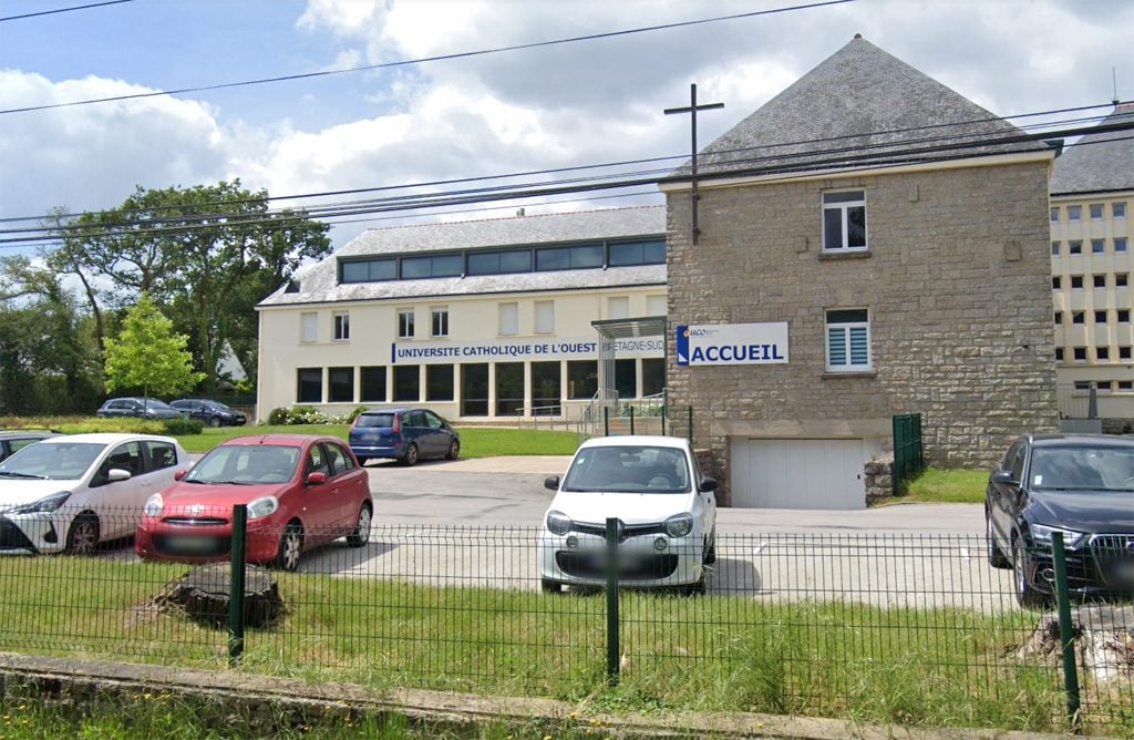 Morbihan : Un homme muni d'une arme de poing fait irruption dans une université à Arradon