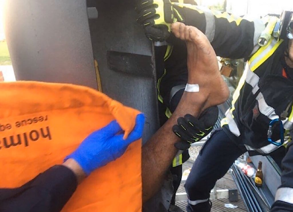 Gard : Les pompiers sauvent un homme coincé dans un poteau métallique à Nîmes