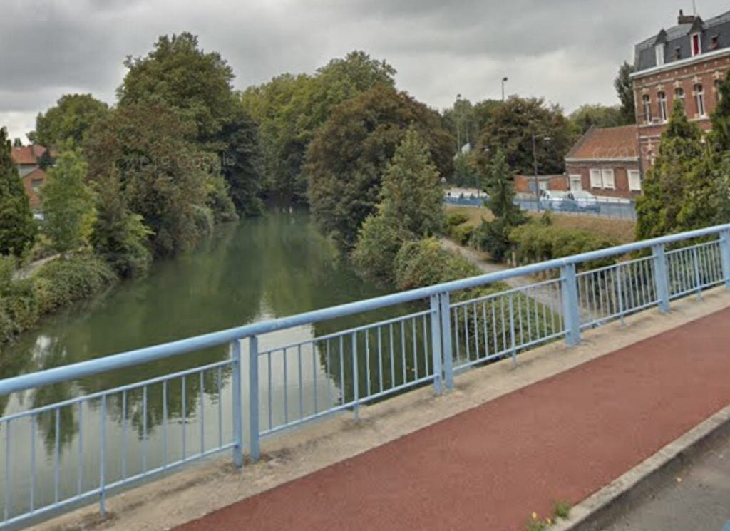 Nord : Des policiers se jettent dans une rivière pour secourir un jeune homme à Douai