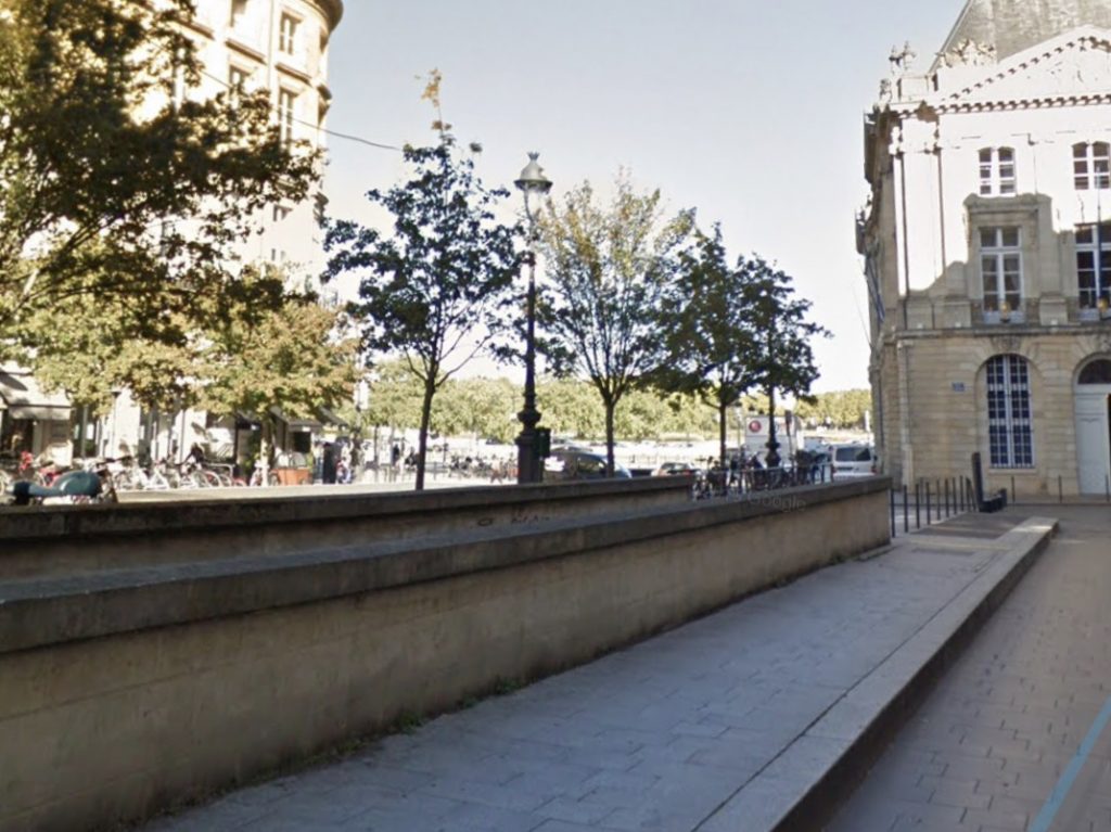 Bordeaux : Une femme transgenre agressée et jetée du haut d’une voie d’accès à un parking