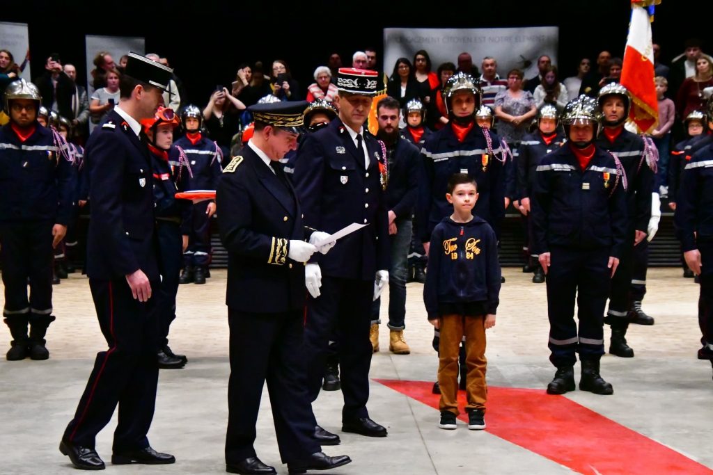 Charente-Maritime : Un garçon de 8 ans félicité par les pompiers pour avoir sauvé sa maman