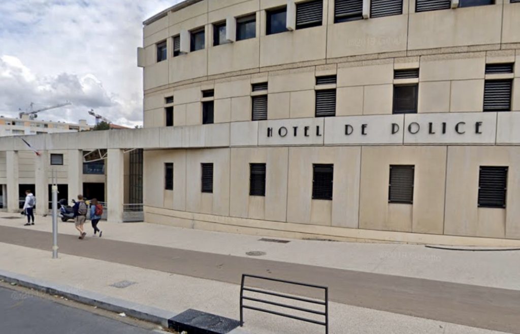 Aix-en-Provence : Blessé par balle, il saute dans un camion-benne et meurt devant l’hôtel de police