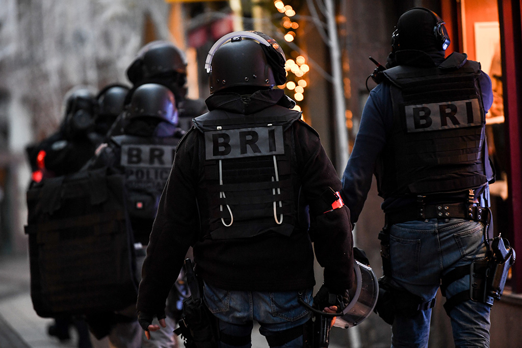 Rouen : Un convoyeur de fonds menaçant de faire une tuerie de masse interpellé par la BRI